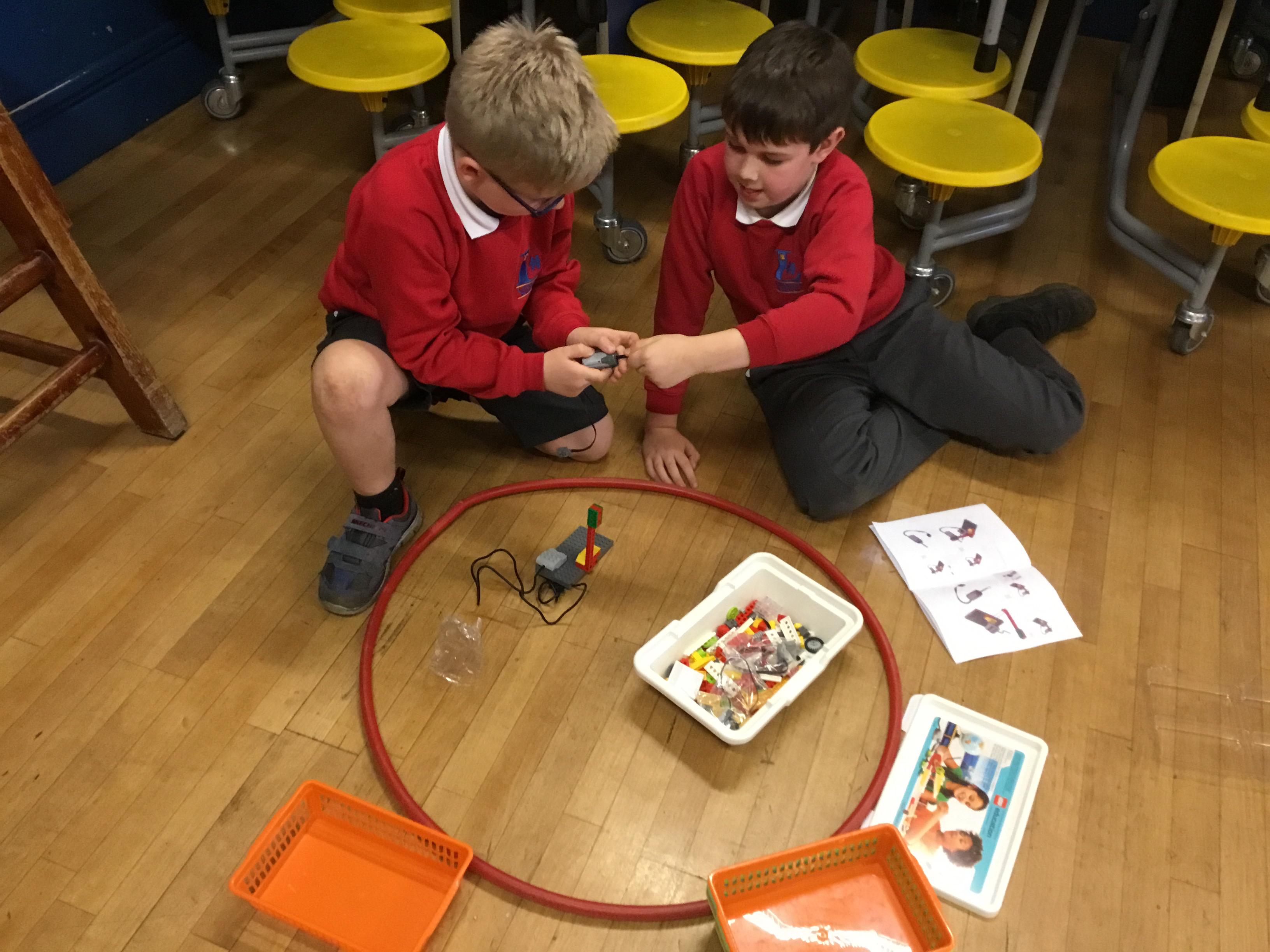 Building LEGO®️ WeDo Models